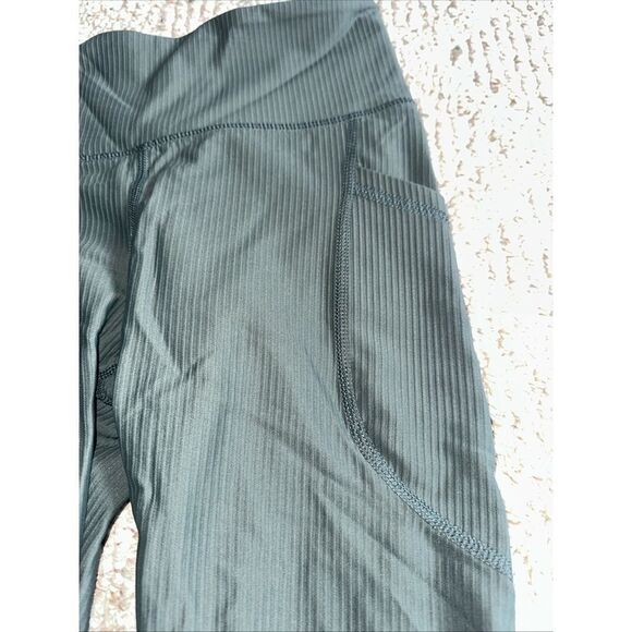 Womens  OLD NAVY Green High Rise Leggings Go Dry 7/8 Ankle Women's Size Small - Picture 2 of 5